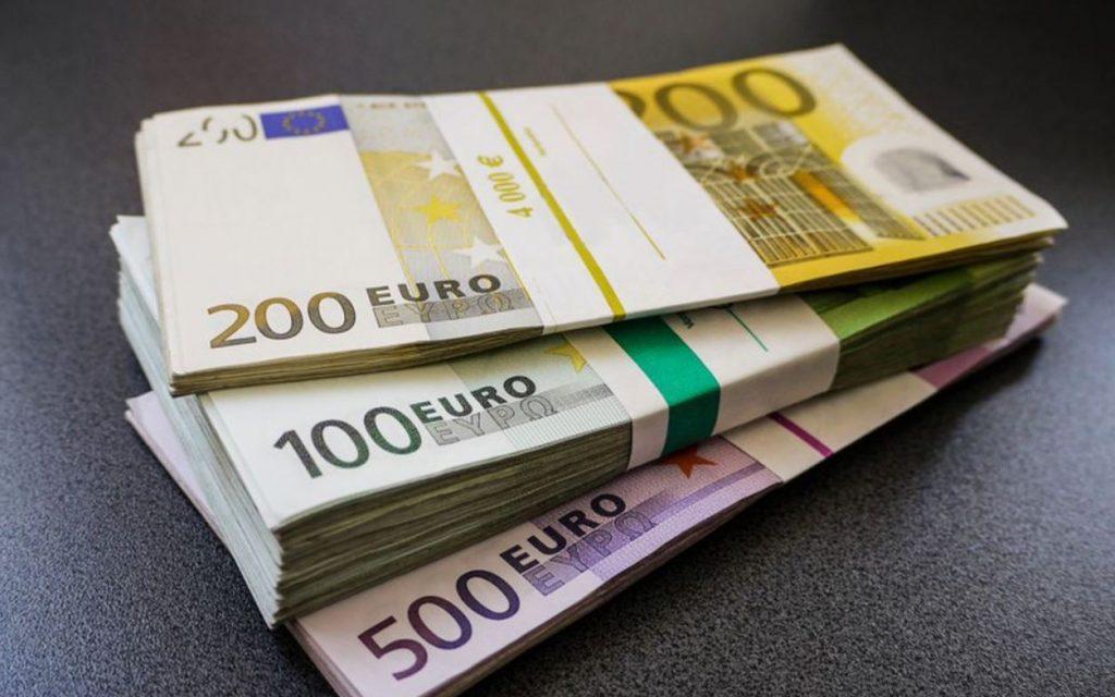 Comment retirer beaucoup d’argent liquide dans une banque en billets de 100, 200 euros ? CBI: Crédit, Banques et Investissements